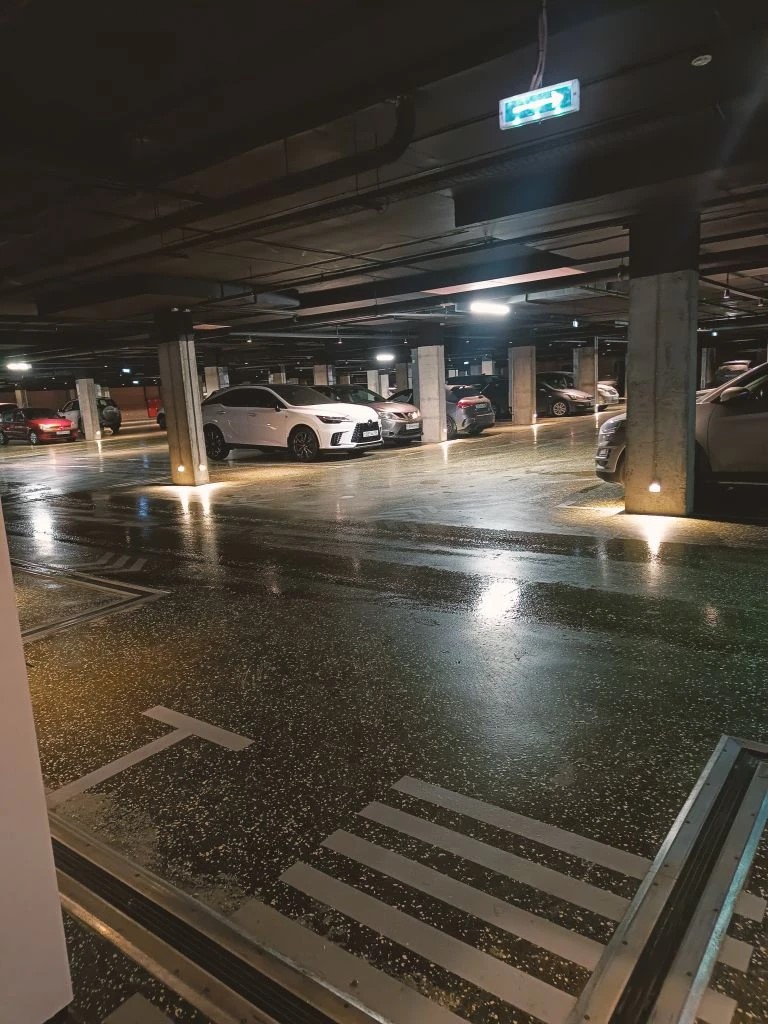 306e7bde E540 4e23 80f6 E02bd3c86bbd